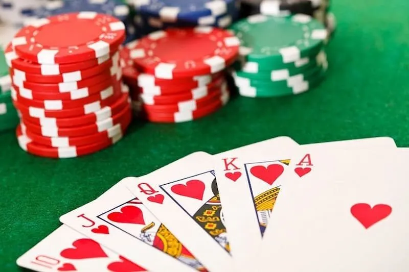 Học cách đọc bài Poker để chủ động trong mỗi ván cược